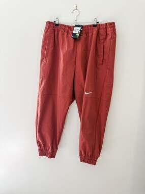 Nike Sportswear Swoosh Plus Size 1x High-Waist Pants maroon burnt orange